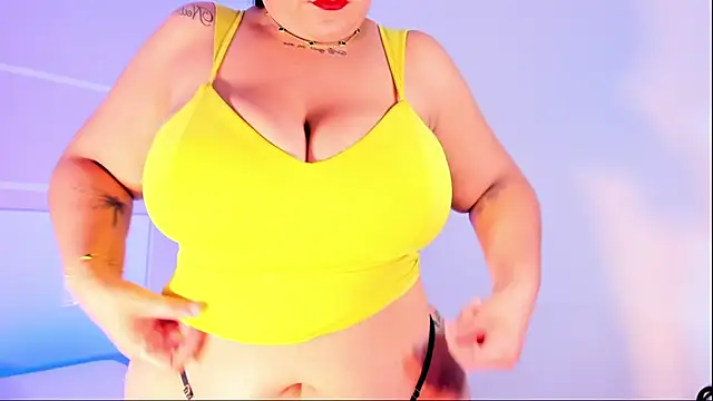 Snapshot of TianaGlow26 chatting on October 6, 3:34 am TianaGlow26 online show from October 6, 3:34 am