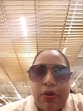 Angelly ricura online show from May 31, 9:05 pm