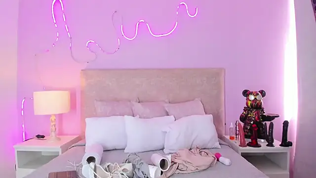 EmaRae1499 online show from November 12, 3:10 pm