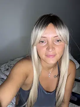 Snapshot of madiiy chatting on September 26, 10:29 pm madiiy online show from September 26, 10:29 pm