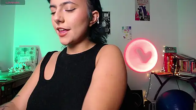 AlmaNanax online show from October 19, 2:57 am