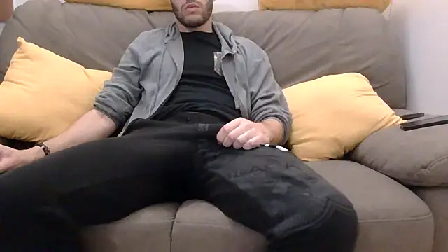 Amicisegreti online show from December 16, 6:30 am