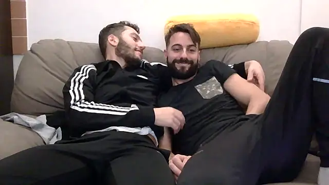 Amicisegreti online show from November 29, 9:52 pm