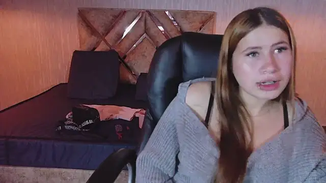 Olivia11  online show from October 29, 12:42 pm