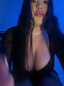 SofiaWildee online show from March 7, 5:03 am