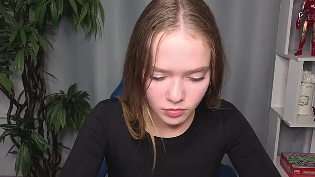 HazelMorris online show from October 23, 12:33 pm