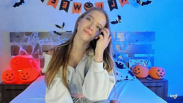 HazelMorris online show from October 27, 12:55 pm