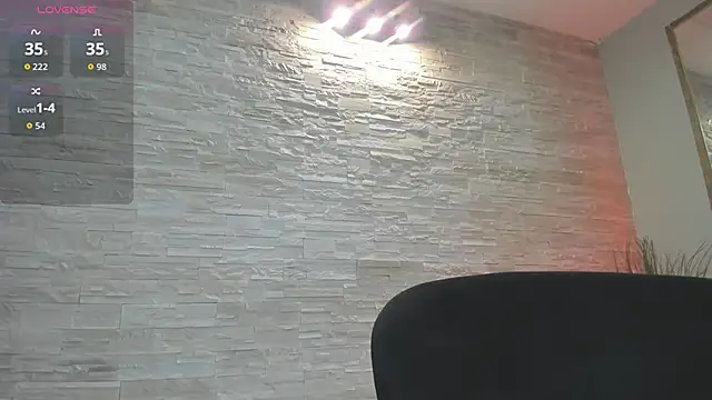 Snapshot of Jelly_Bee chatting on October 5, 7:41 pm Jelly Bee online show from October 5, 7:41 pm