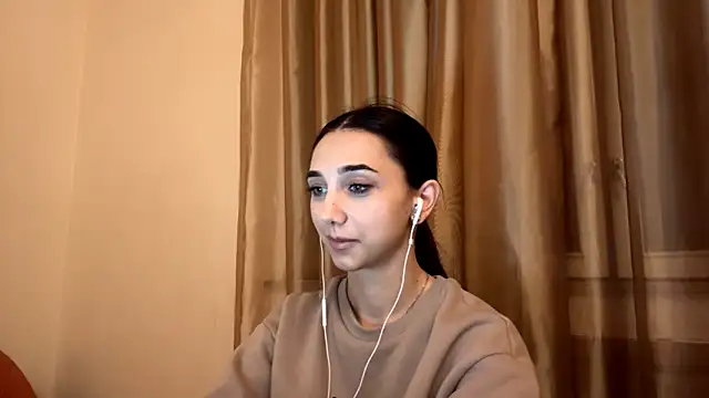 Snapshot of LinaMour chatting on October 12, 10:34 pm LinaMour online show from October 12, 10:34 pm