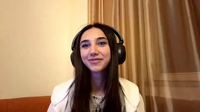 Snapshot of LinaMour chatting on September 28, 11:10 pm LinaMour online show from September 28, 11:10 pm