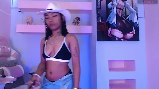 SkylerBloomm online show from October 5, 4:06 am