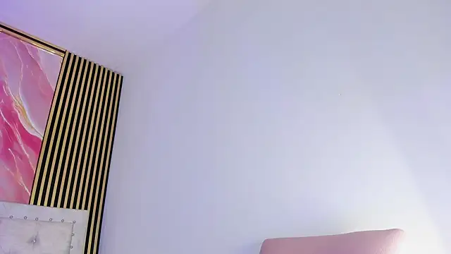 Snapshot of Lucy_boobss chatting on October 20, 11:13 am Lucy boobss online show from October 20, 11:13 am