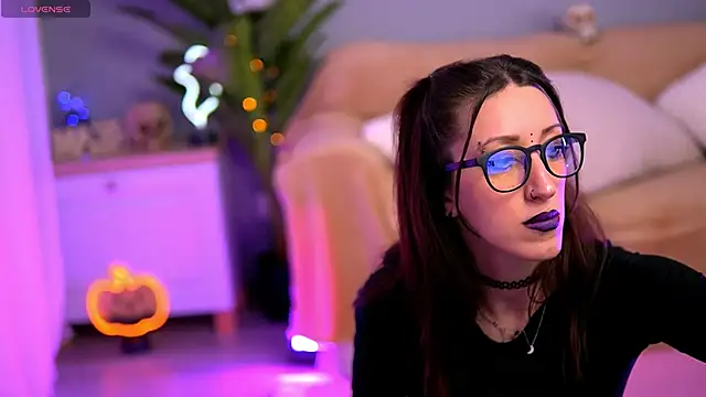 LexxieVixxen online show from October 31, 10:25 pm