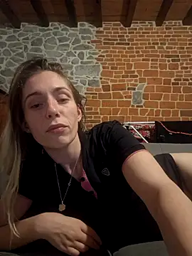 Snapshot of SexyAlya chatting on October 18, 11:50 pm SexyAlya online show from October 18, 11:50 pm