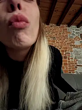 Snapshot of SexyAlya chatting on November 1, 12:15 am SexyAlya online show from November 1, 12:15 am