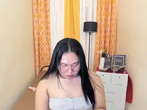 TsUncutKaren online show from March 27, 5:24 pm