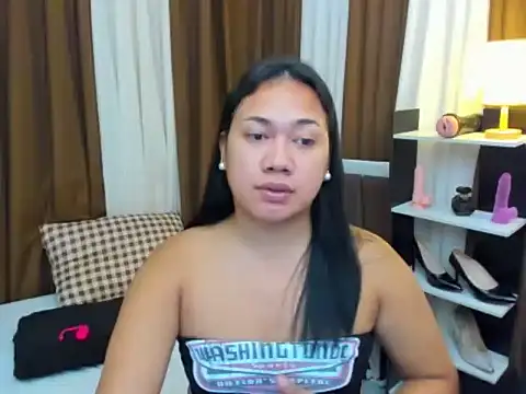 TsUncutKaren online show from October 15, 5:54 am