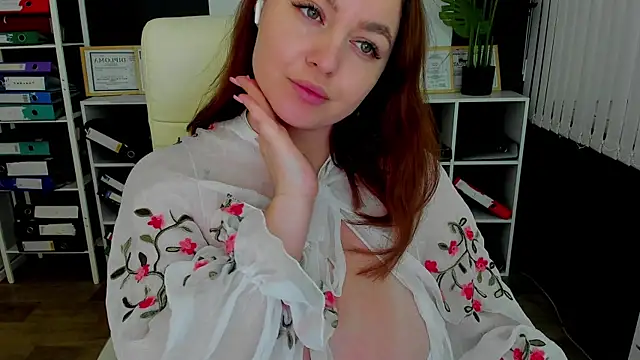 Snapshot of _feel_me_ chatting on October 2, 1:32 am  feel me  online show from October 2, 1:32 am