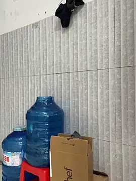 Tiffany-yy online show from September 17, 6:44 am