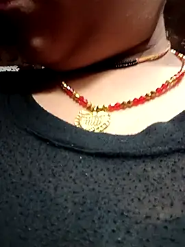 Snapshot of Priya_tyagi chatting on October 15, 3:58 pm Priya tyagi online show from October 15, 3:58 pm