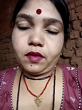 Snapshot of Priya_tyagi chatting on September 29, 8:41 am Priya tyagi online show from September 29, 8:41 am