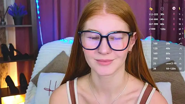 Snapshot of JuliaPowers_ chatting on October 21, 4:05 am JuliaPowers  online show from October 21, 4:05 am