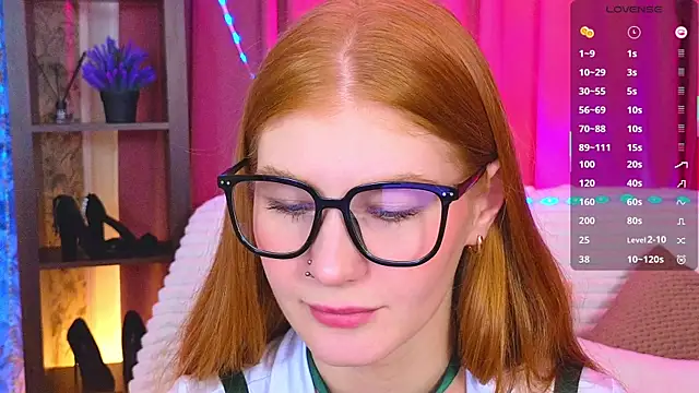 Snapshot of JuliaPowers_ chatting on October 15, 4:15 am JuliaPowers  online show from October 15, 4:15 am