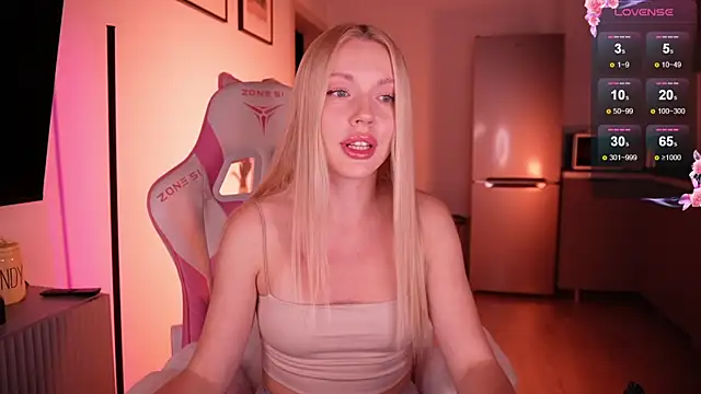 Snapshot of baby_bon chatting on October 19, 12:40 pm baby bon online show from October 19, 12:40 pm