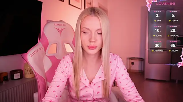 Snapshot of baby_bon chatting on September 24, 4:33 am baby bon online show from September 24, 4:33 am