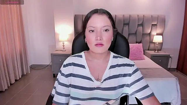 Snapshot of nylaa_rose chatting on October 4, 7:07 pm nylaa rose online show from October 4, 7:07 pm