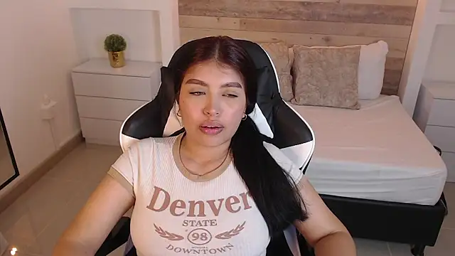 carriepink  online show from September 23, 2:59 pm