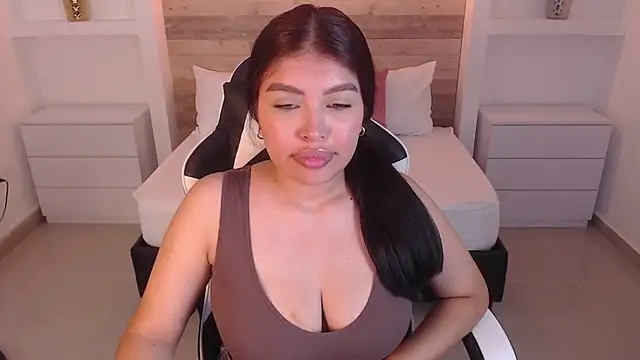 carriepink  online show from September 17, 12:58 pm