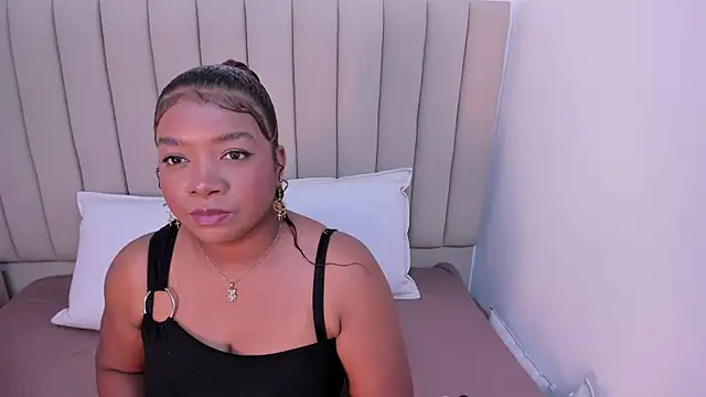 Snapshot of Afrodita_de_amor chatting on October 28, 11:38 am Afrodita de amor online show from October 28, 11:38 am