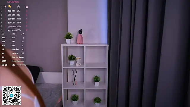 Snapshot of SexyEsma chatting on October 17, 6:49 am SexyEsma online show from October 17, 6:49 am