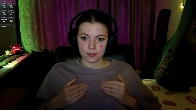 CutieAnny online show from April 12, 8:22 pm