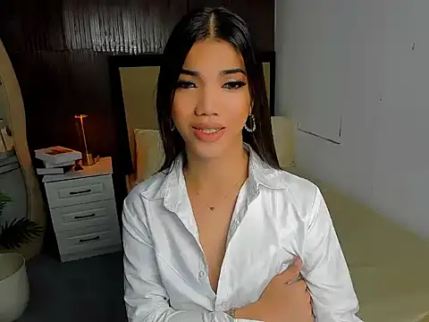 CassieSommereux online show from December 3, 4:09 pm