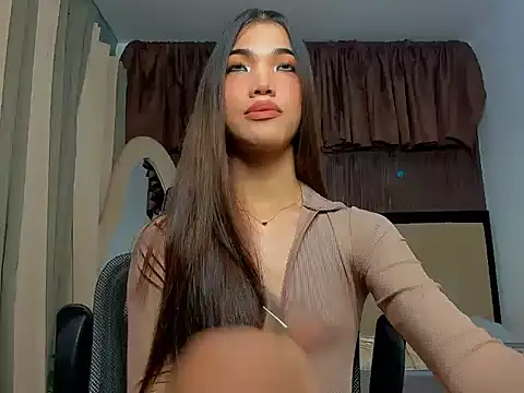 CassieSommereux online show from January 15, 2:34 pm