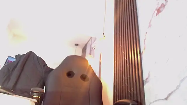 CamelyHott online show from April 11, 2:28 am