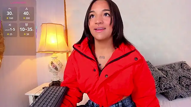 Snapshot of Manelyk_evanss_ chatting on October 3, 11:04 am Manelyk evanss  online show from October 3, 11:04 am