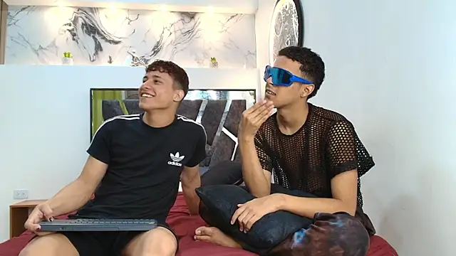 Snapshot of GRETTY_BOYS chatting on October 3, 7:24 am GRETTY BOYS online show from October 3, 7:24 am