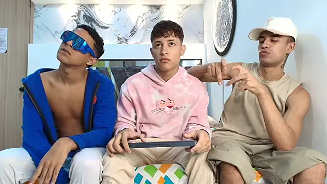 Snapshot of GRETTY_BOYS chatting on October 11, 7:35 am GRETTY BOYS online show from October 11, 7:35 am