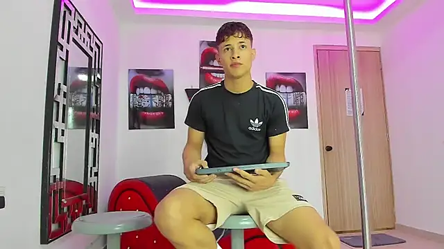 Snapshot of GRETTY_BOYS chatting on September 28, 2:55 pm GRETTY BOYS online show from September 28, 2:55 pm