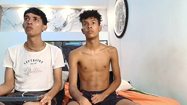 Snapshot of LONDON_BOYS1 chatting on October 15, 2:58 am LONDON BOYS1 online show from October 15, 2:58 am