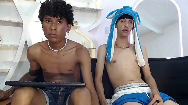 Snapshot of LONDON_BOYS1 chatting on September 26, 1:36 am LONDON BOYS1 online show from September 26, 1:36 am