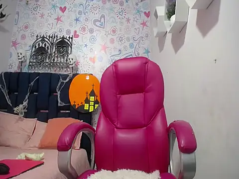 Snapshot of LINA-CLARK chatting on October 15, 1:03 pm LINA-CLARK online show from October 15, 1:03 pm