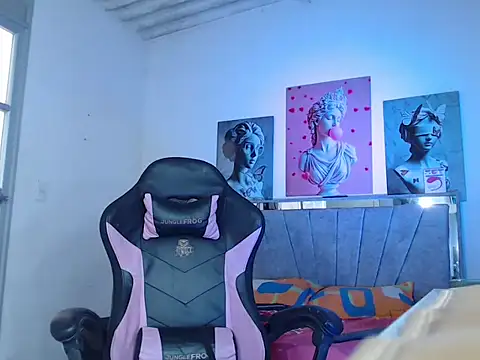 aisha299 online show from October 8, 5:39 pm