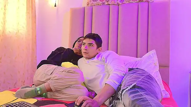 lilith and draven nom online show from September 18, 7:34 pm