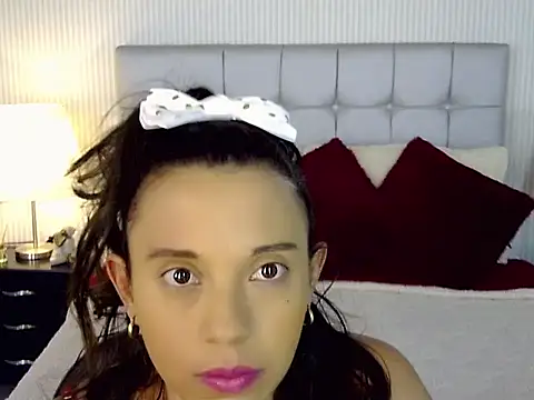 Perla vonrose online show from September 10, 7:25 pm