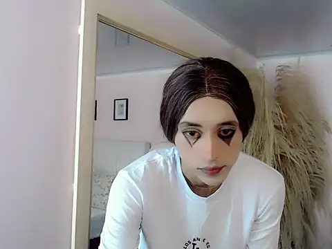 Snapshot of samantha_bliss chatting on October 31, 12:20 pm samantha bliss online show from October 31, 12:20 pm