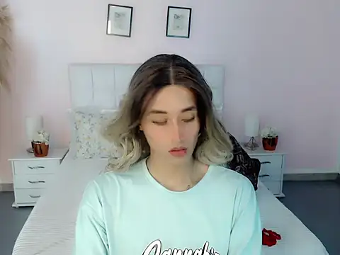 Snapshot of samantha_bliss chatting on October 20, 12:19 pm samantha bliss online show from October 20, 12:19 pm